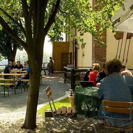 Gasthof Und Gaststätte Zur Brauschänke